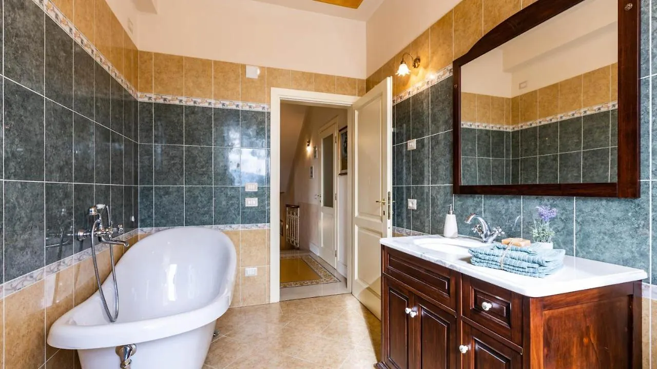 Villa Luigina 8, Emma Villas Capannori