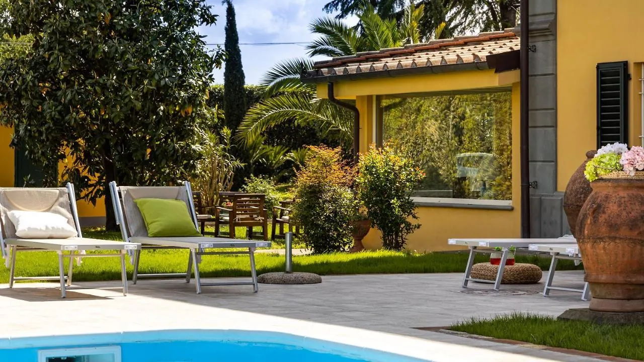 Villa Luigina 8, Emma Villas Capannori 0*,